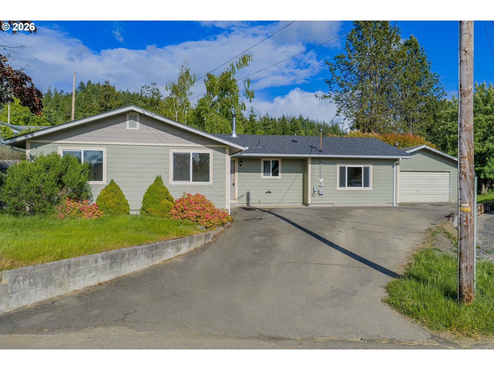 Primary listing photo, 1816 SUNSET CT, Myrtle Point, OR, 97458