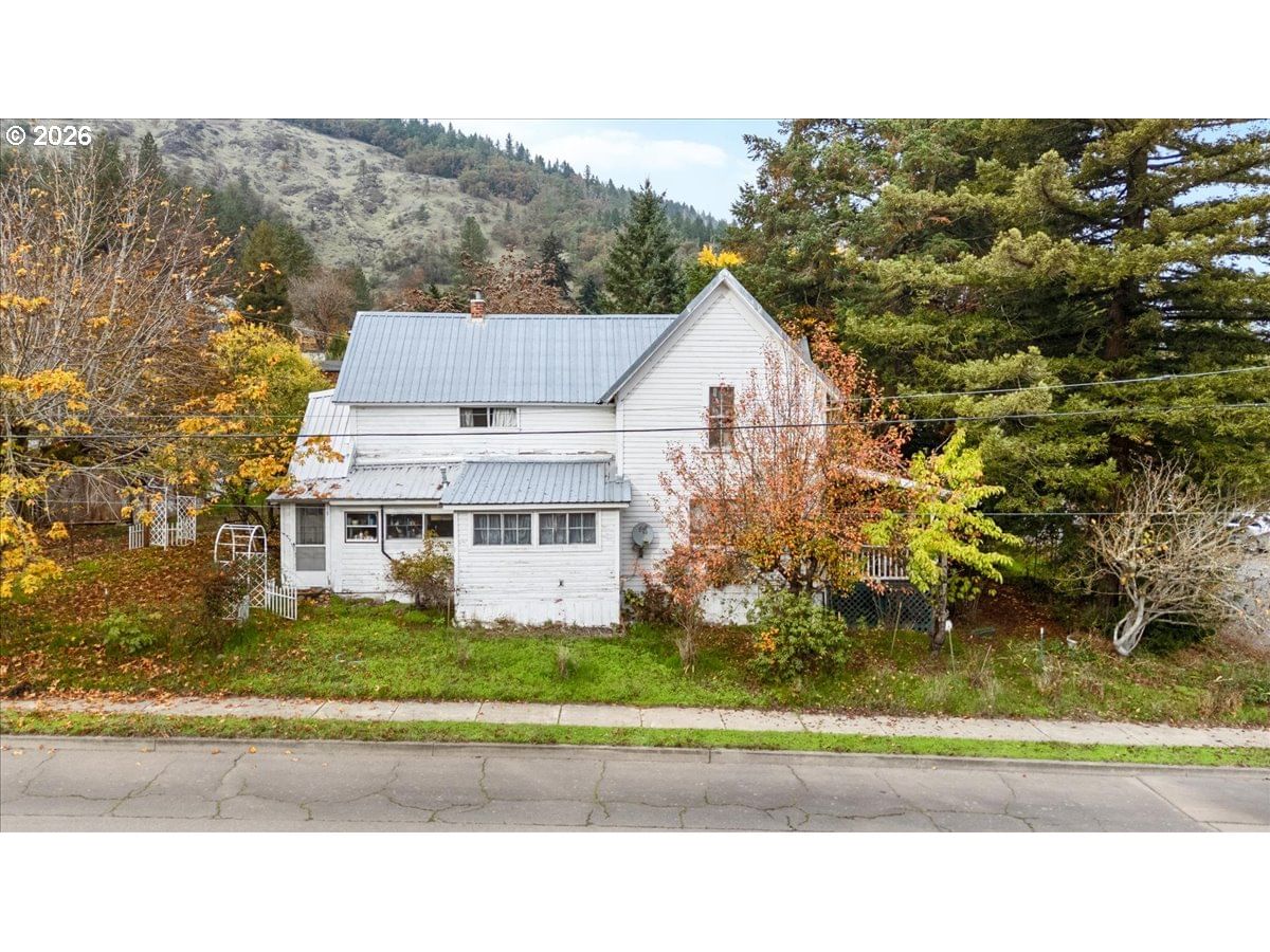 Primary listing photo, 606 NW NICHOL AVE, Myrtle Creek, OR, 97457