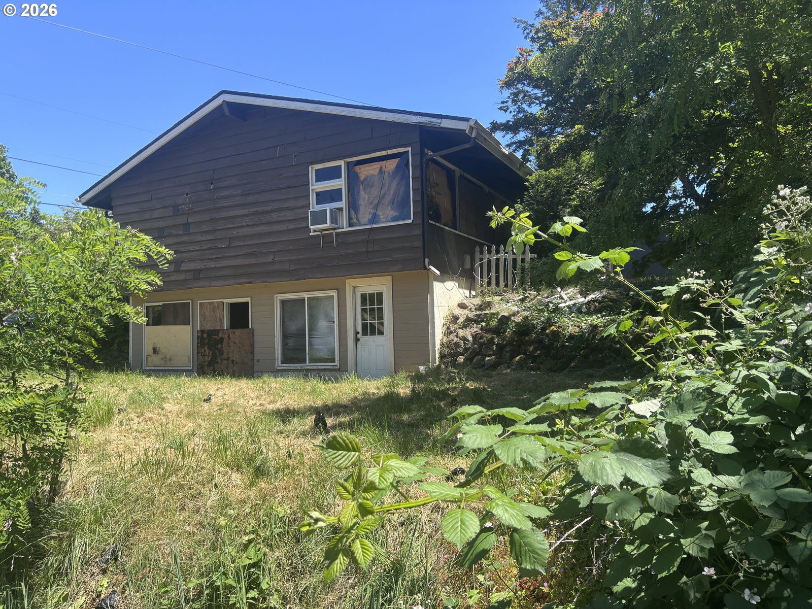 Listing photo 1 of 6