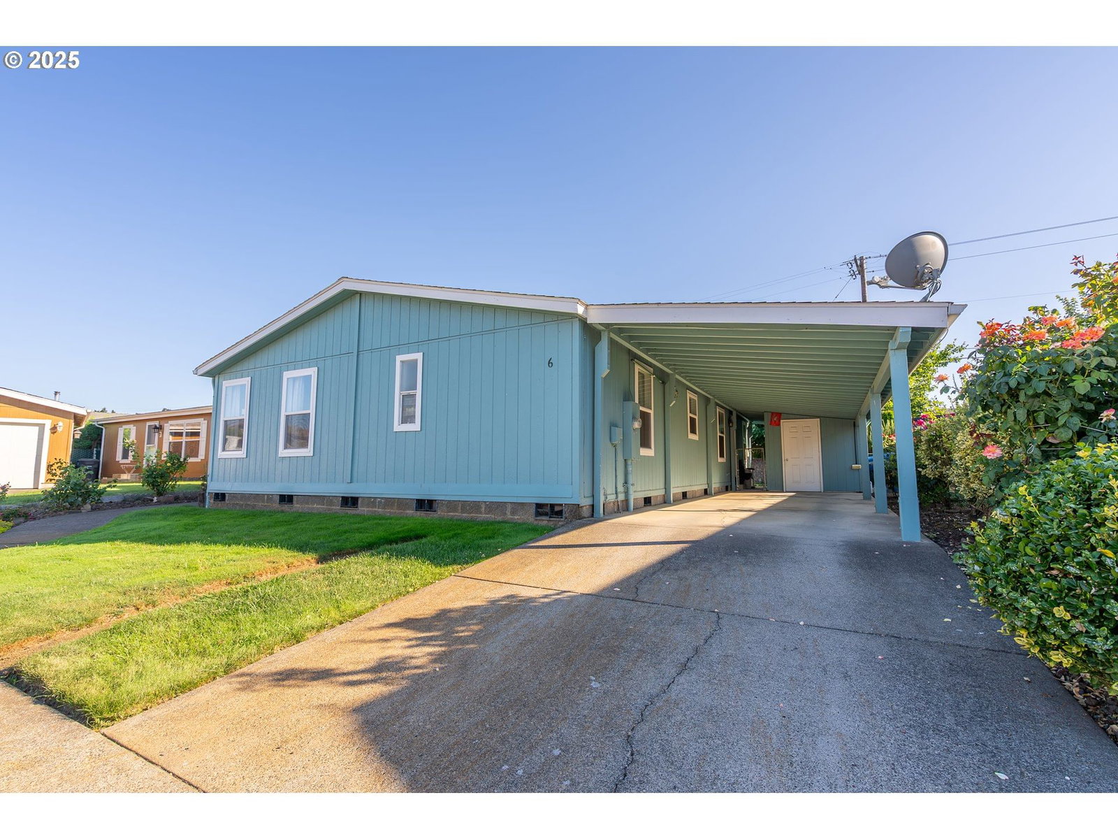 Listing photo 1 of 6