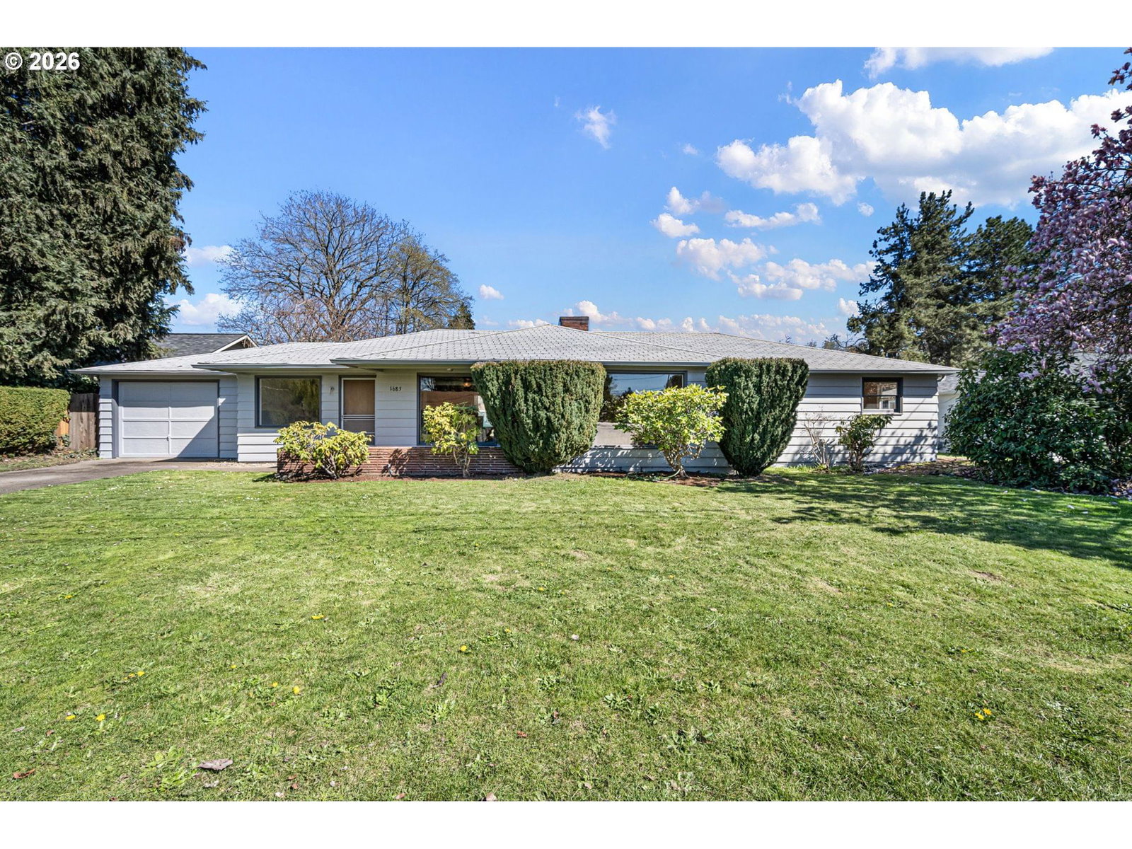 Primary listing photo, 1685 EVERGREEN DR, Eugene, OR, 97404