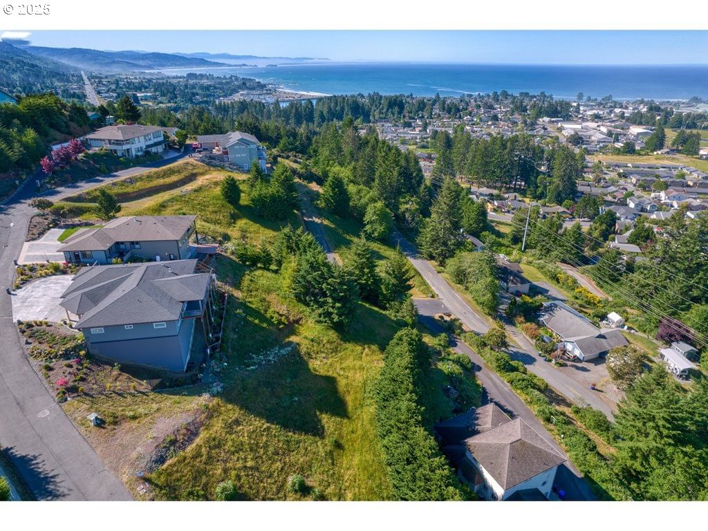 Primary listing photo, 6894 PACIFIC TERRACE LOOP, Brookings, OR, 97415