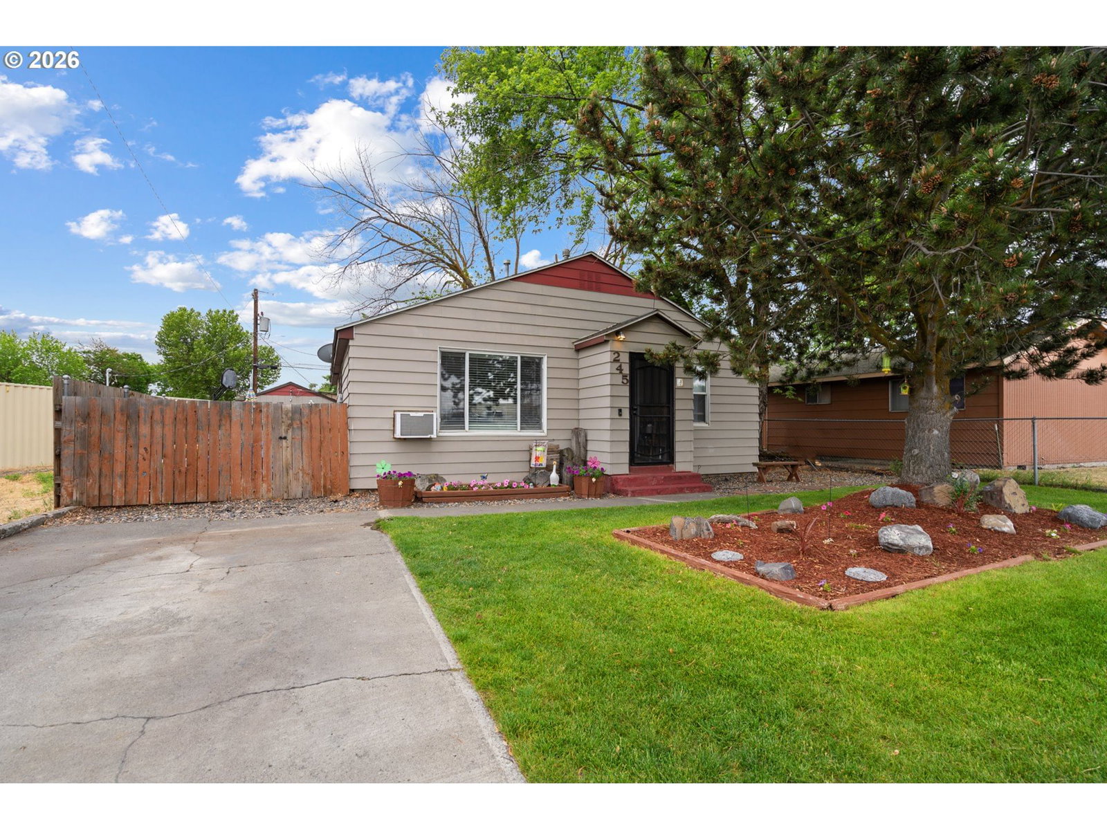 Primary listing photo, 245 W STANDARD AVE, Hermiston, OR, 97838