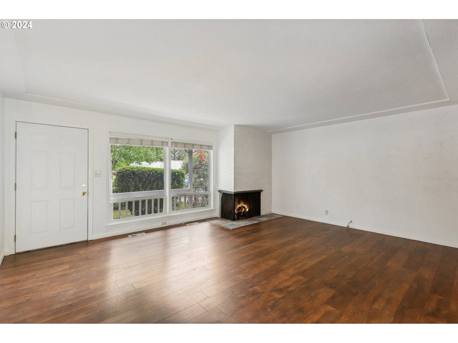 Listing photo 4 of 30, 10910 SW 74TH AVE, Portland, OR, 97223