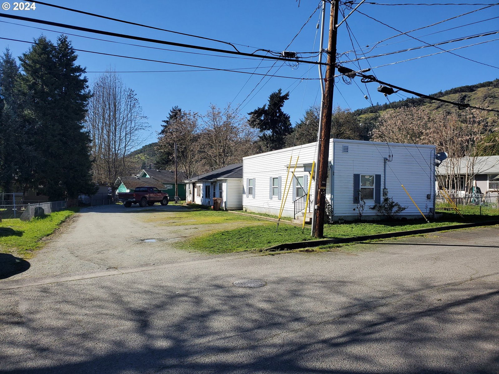 Primary listing photo, 204 NE PINE AVE, Myrtle Creek, OR, 97457