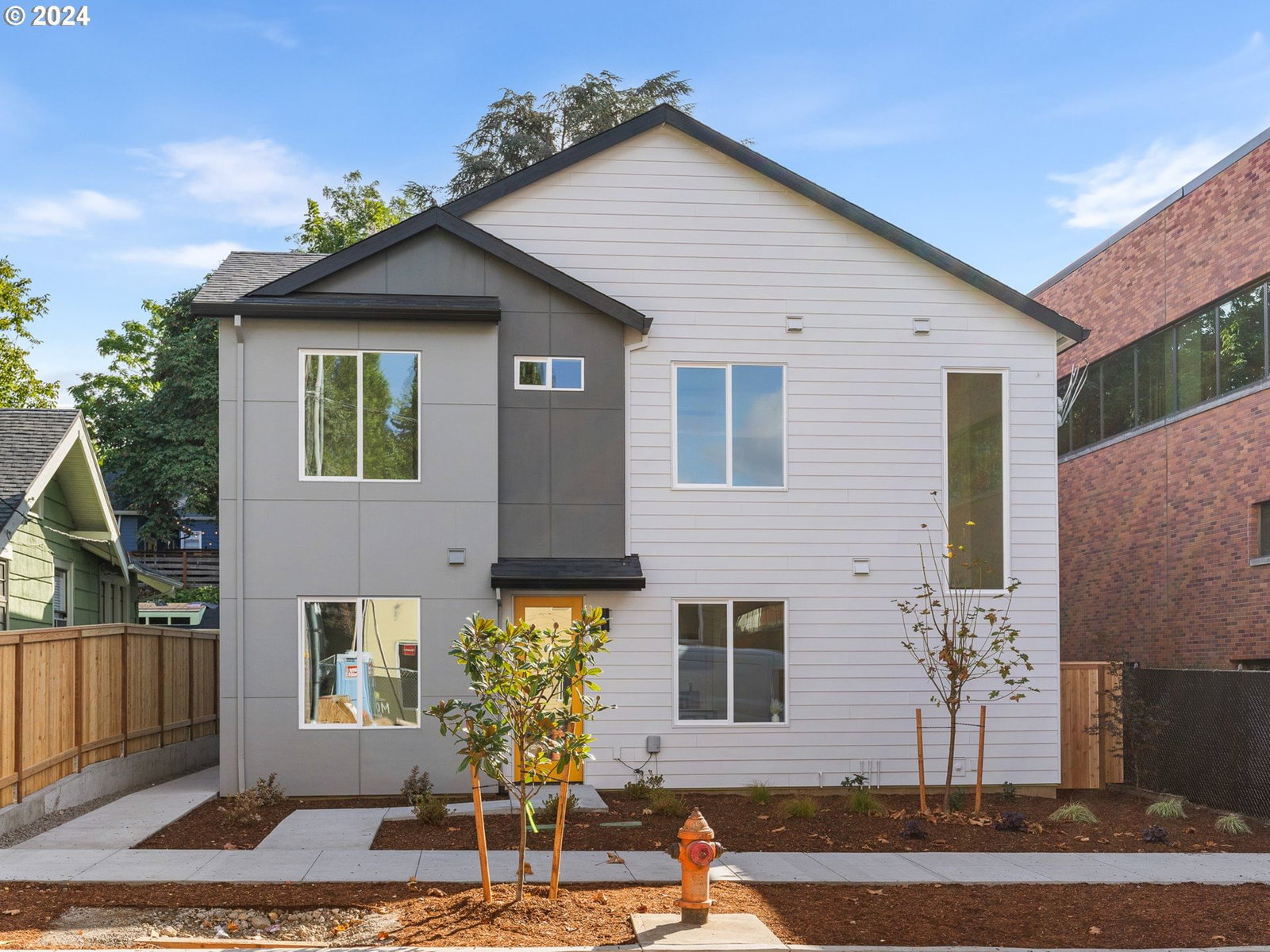 Listing photo 1 of 6