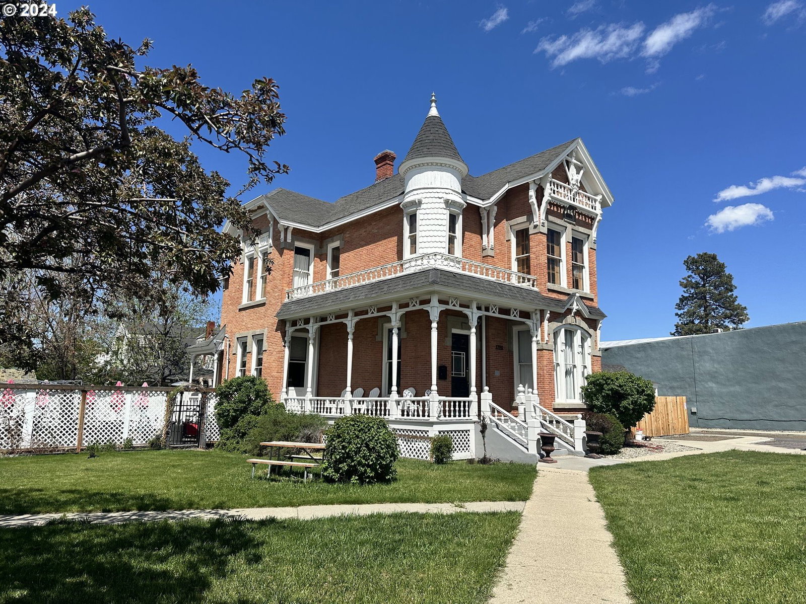 Primary listing photo, 1790 WASHINGTON AVE, Baker City, OR, 97814