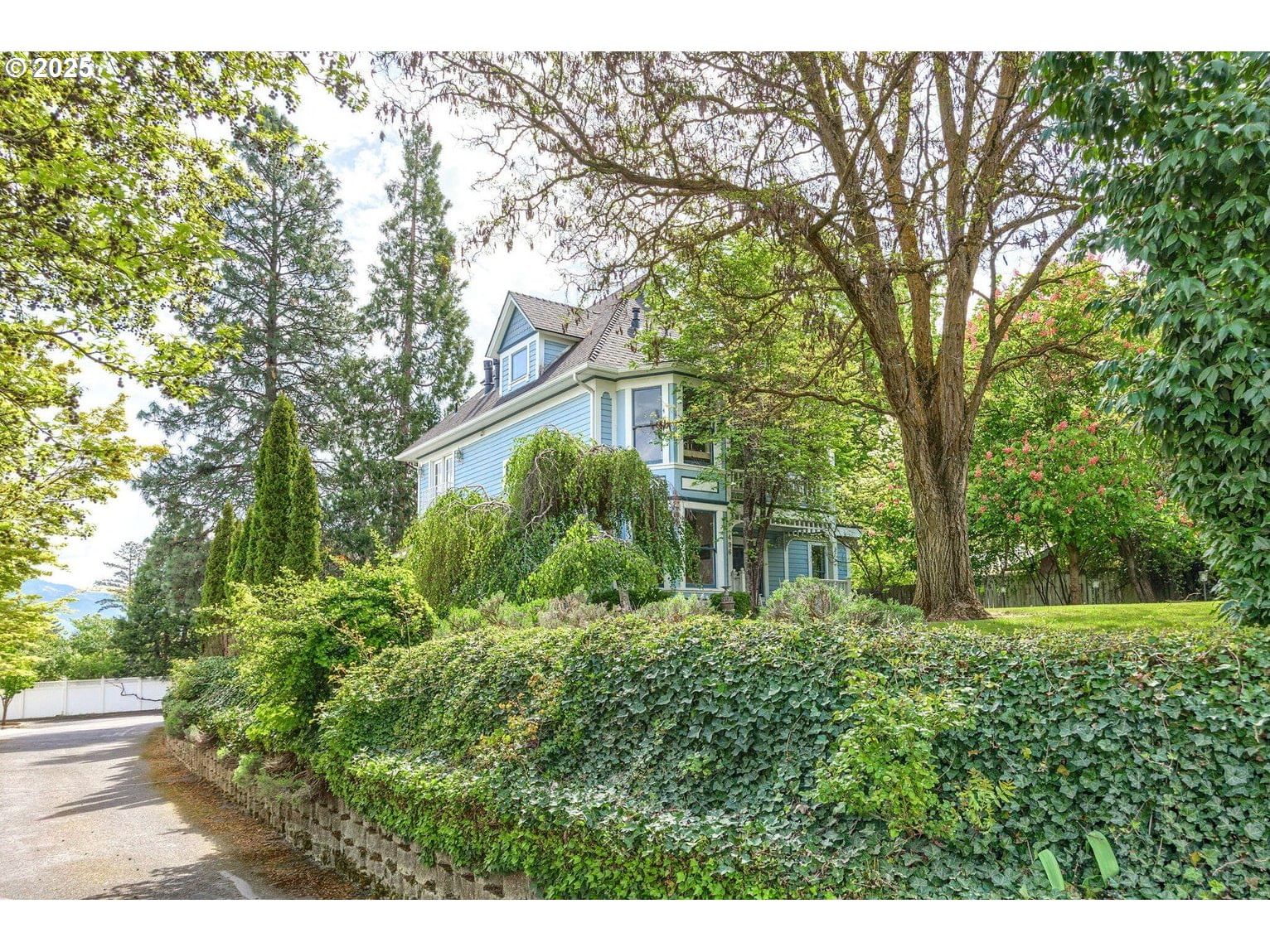 Listing photo 1 of 1