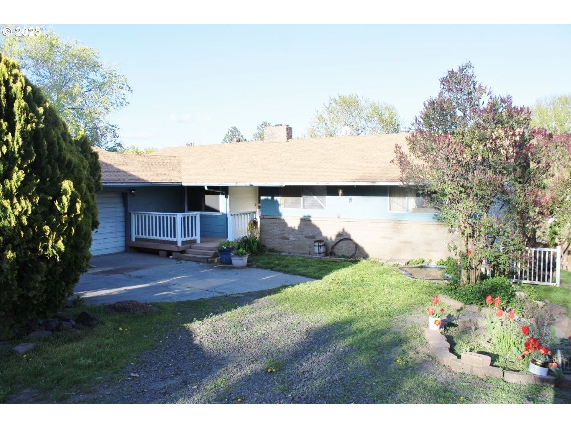 Primary listing photo, 212 S WATER ST, Weston, OR, 97886