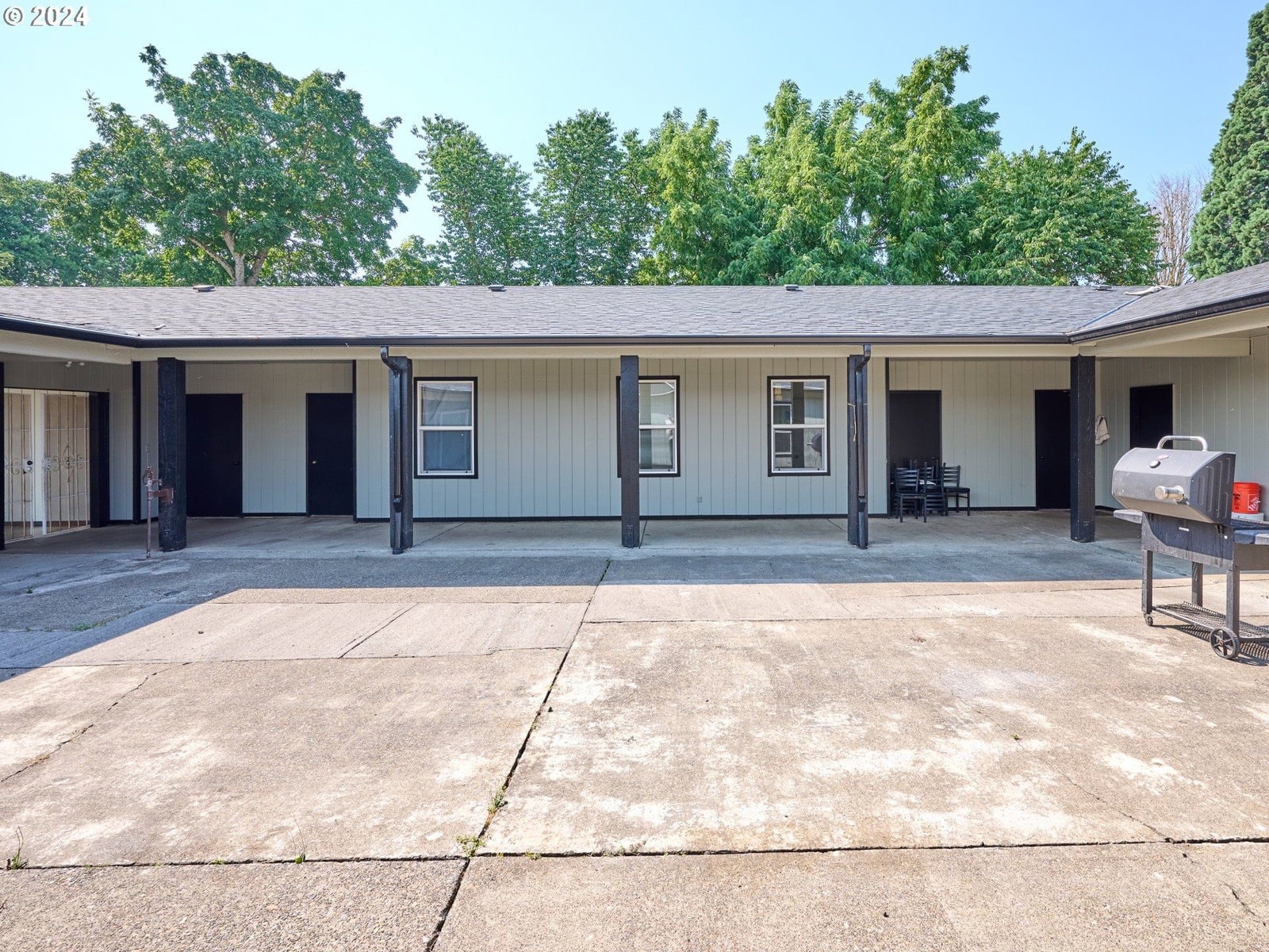 Listing photo 1 of 1