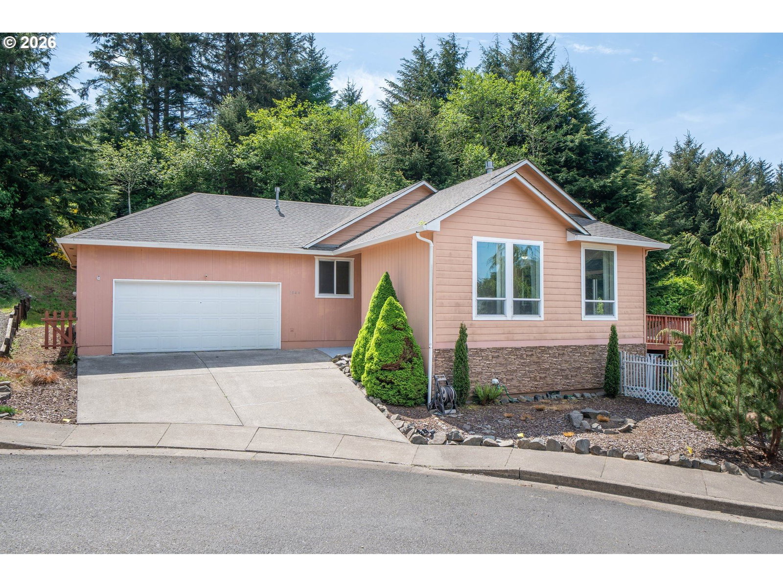 Primary listing photo, 1844 SE 19TH ST, Lincoln City, OR, 97367