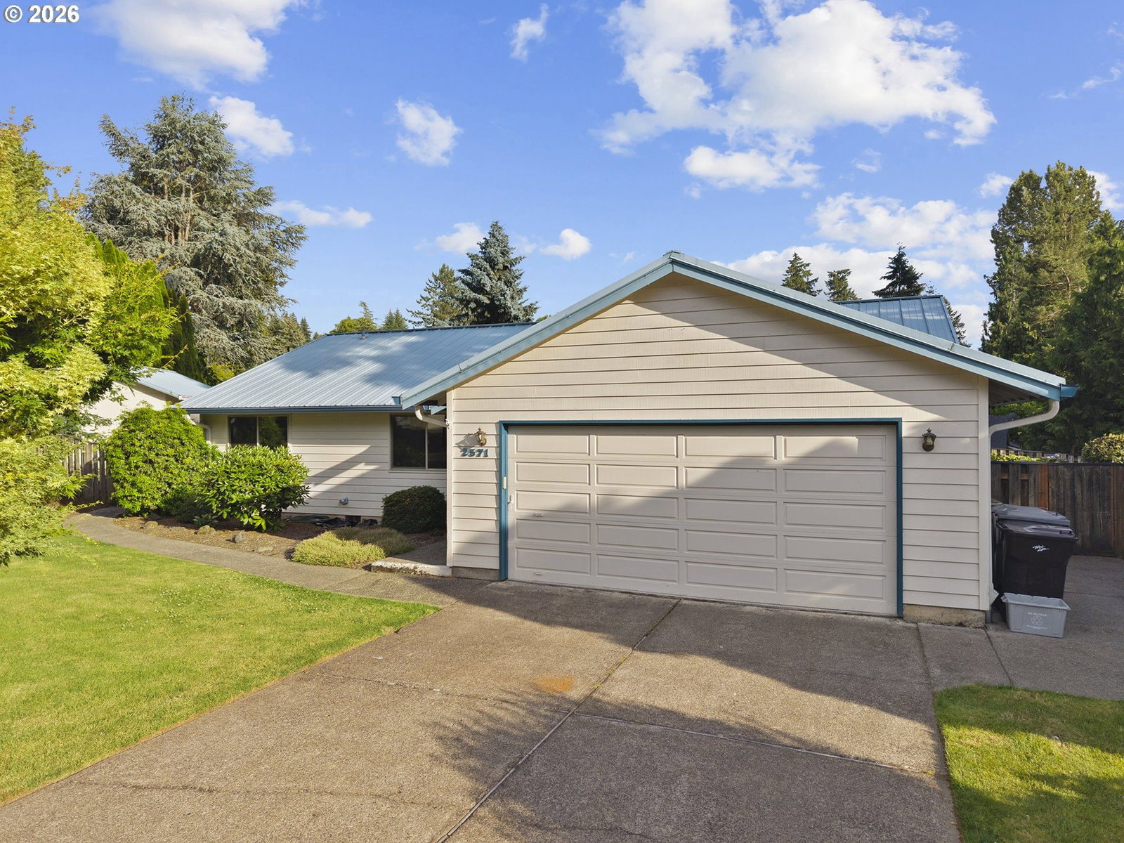 Listing photo 1 of 6