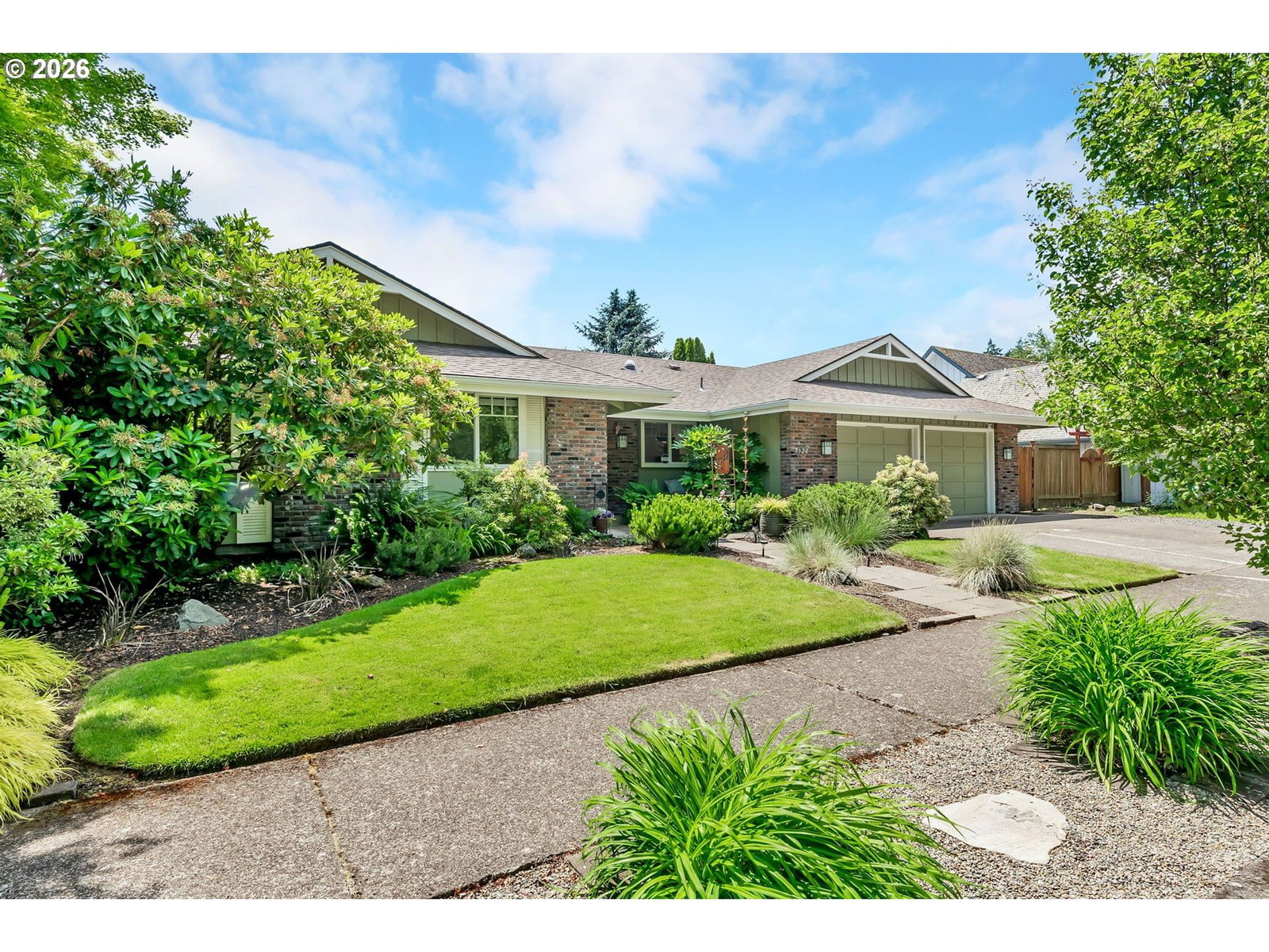 Listing photo 1 of 6