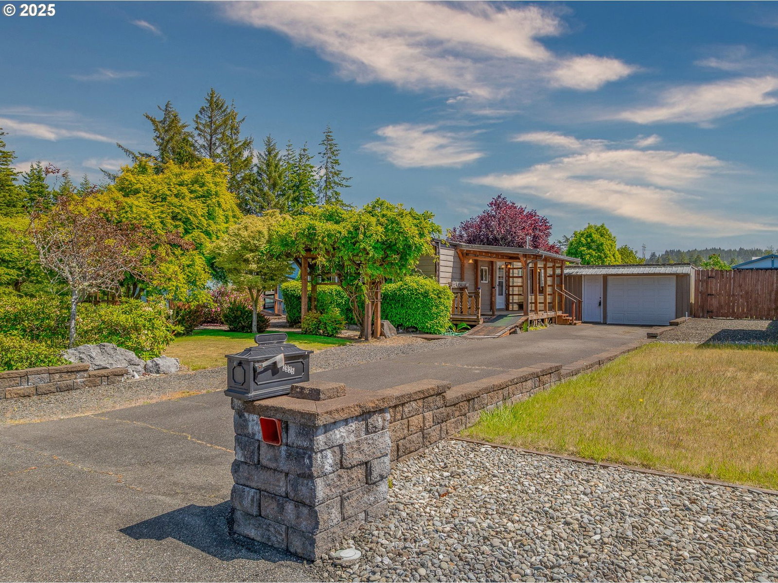 Primary listing photo, 2925 KNOTT TER, Coos Bay, OR, 97420