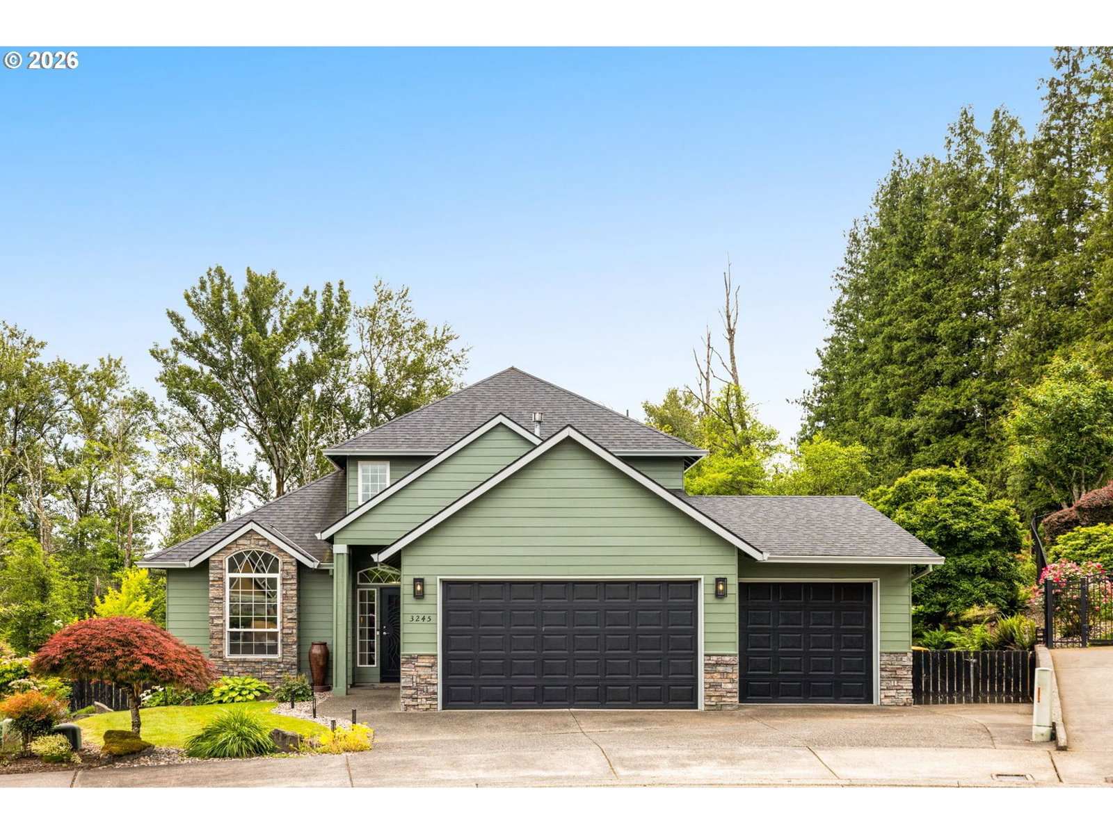 Listing photo 1 of 6