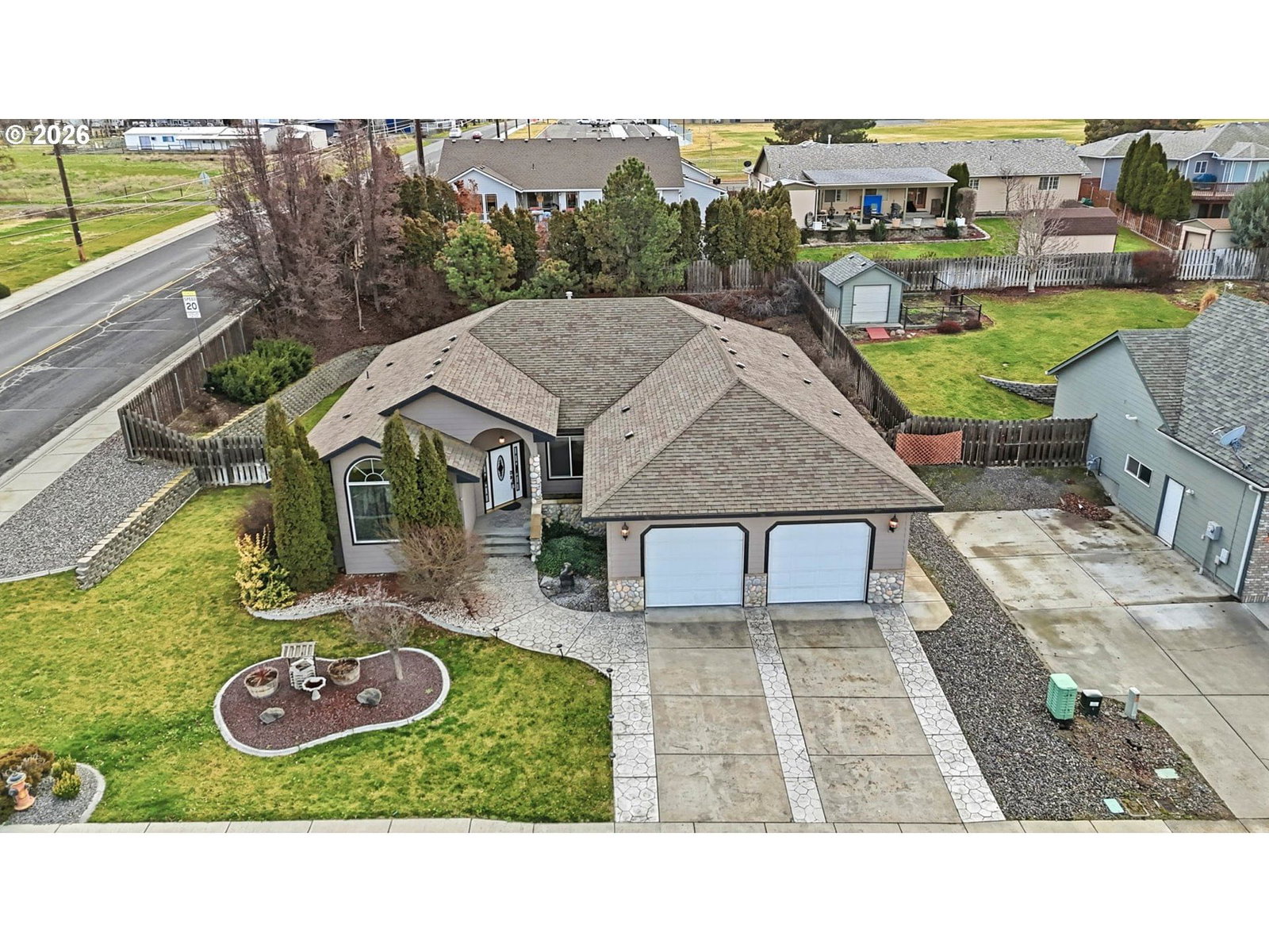 Primary listing photo, 994 E Hurlburt AVE, Hermiston, OR, 97838