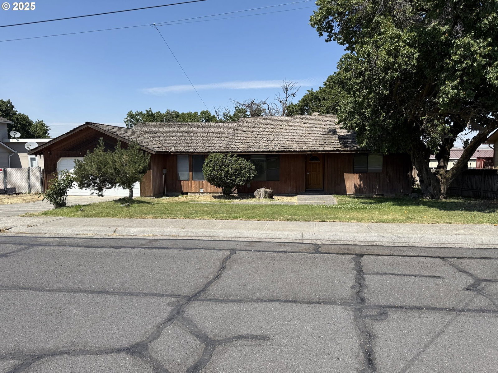 Primary listing photo, 370 MONROE ST, Umatilla, OR, 97882