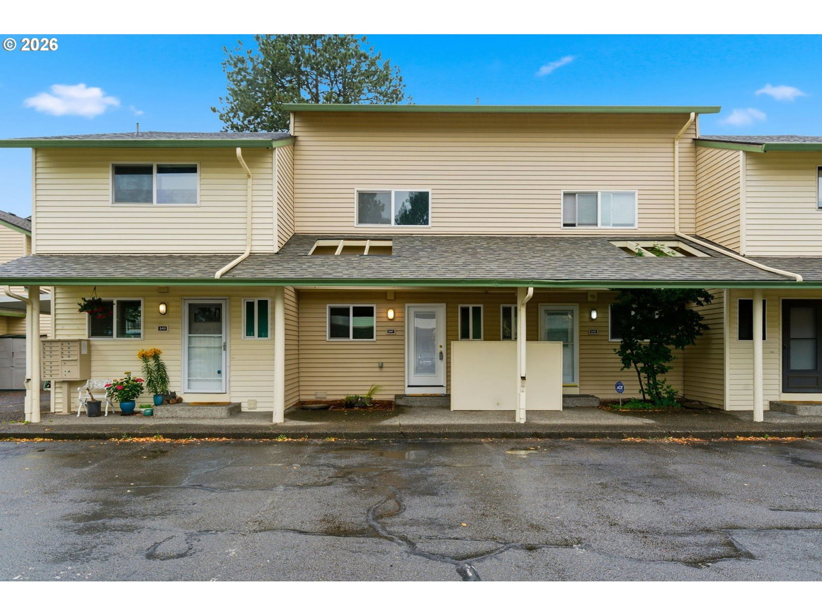 Primary listing photo, 547 N HAYDEN BAY DR, Portland, OR, 97217