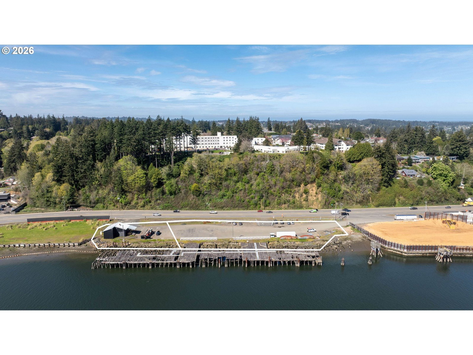 Primary listing photo, 2580 N Bayshore DR, Coos Bay, OR, 97420