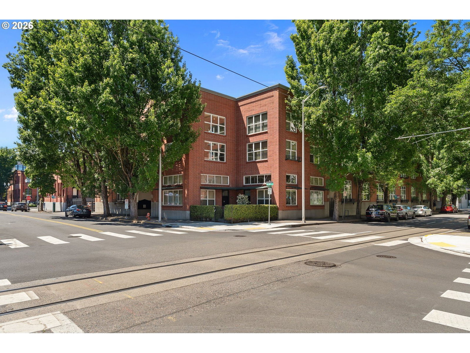 1009 NW HOYT ST #201