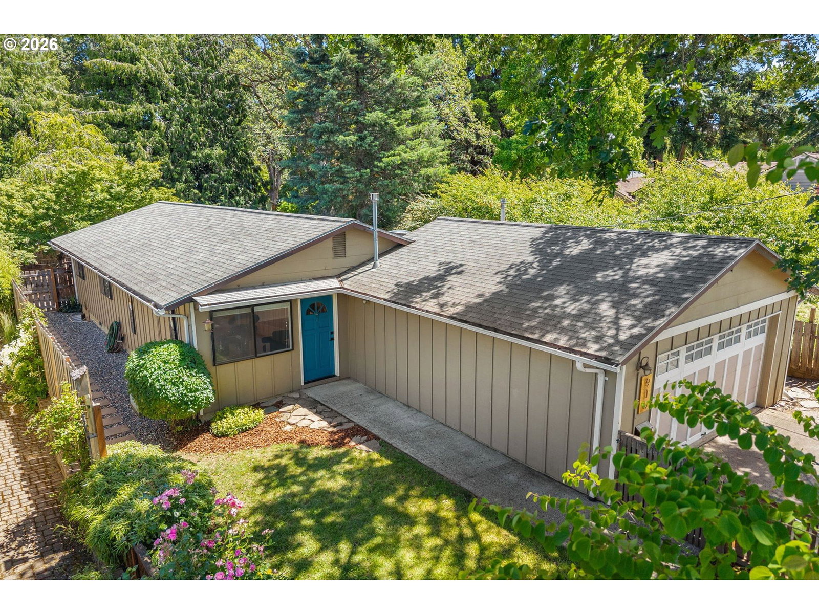 Primary listing photo, 915 7TH ST, Hood River, OR, 97031