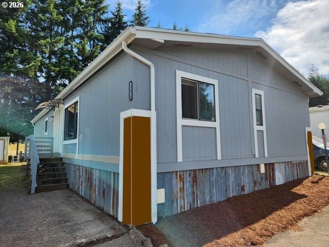 Listing photo 1 of 6