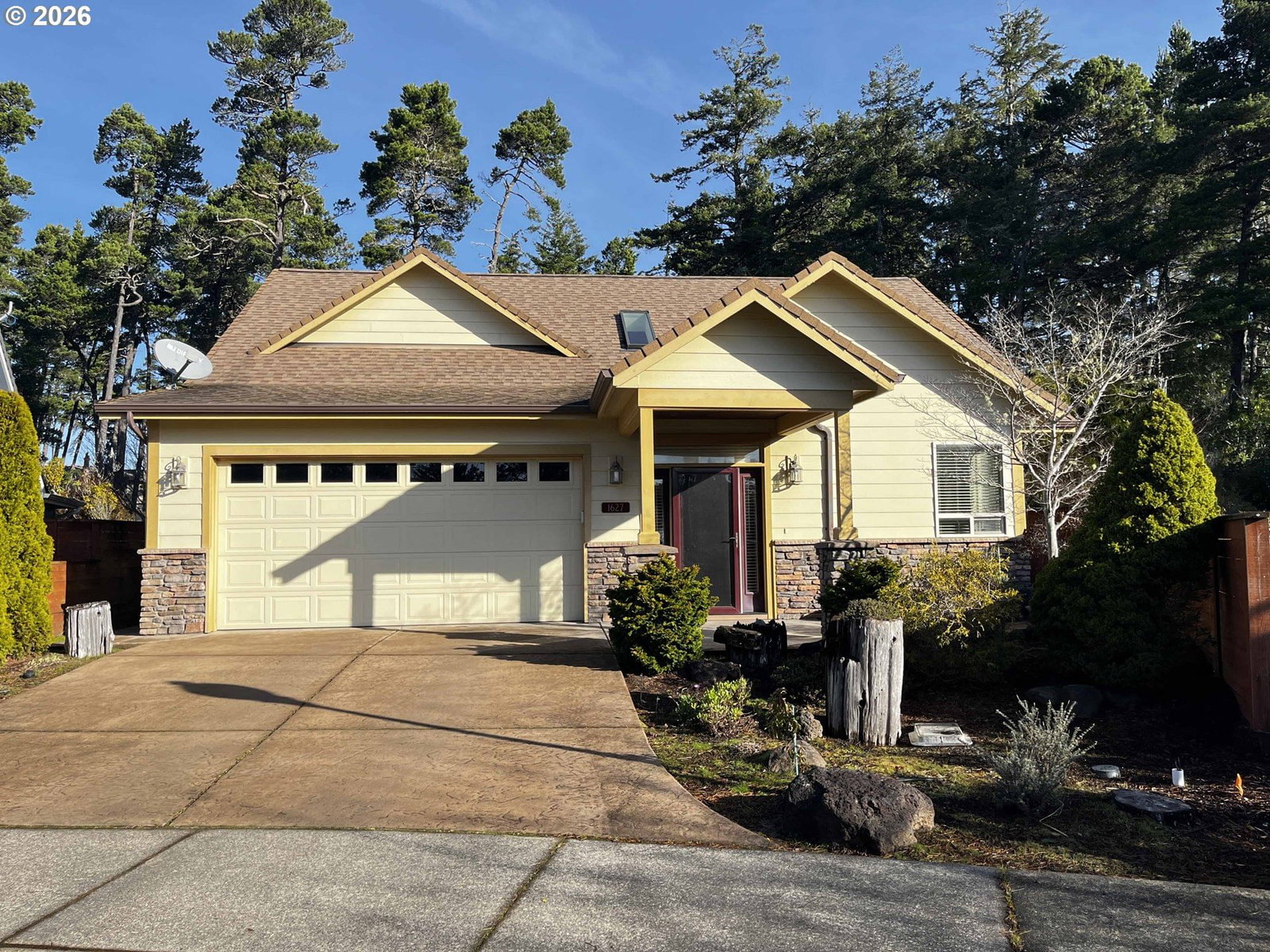 Primary listing photo, 1627 38TH LOOP, Florence, OR, 97439