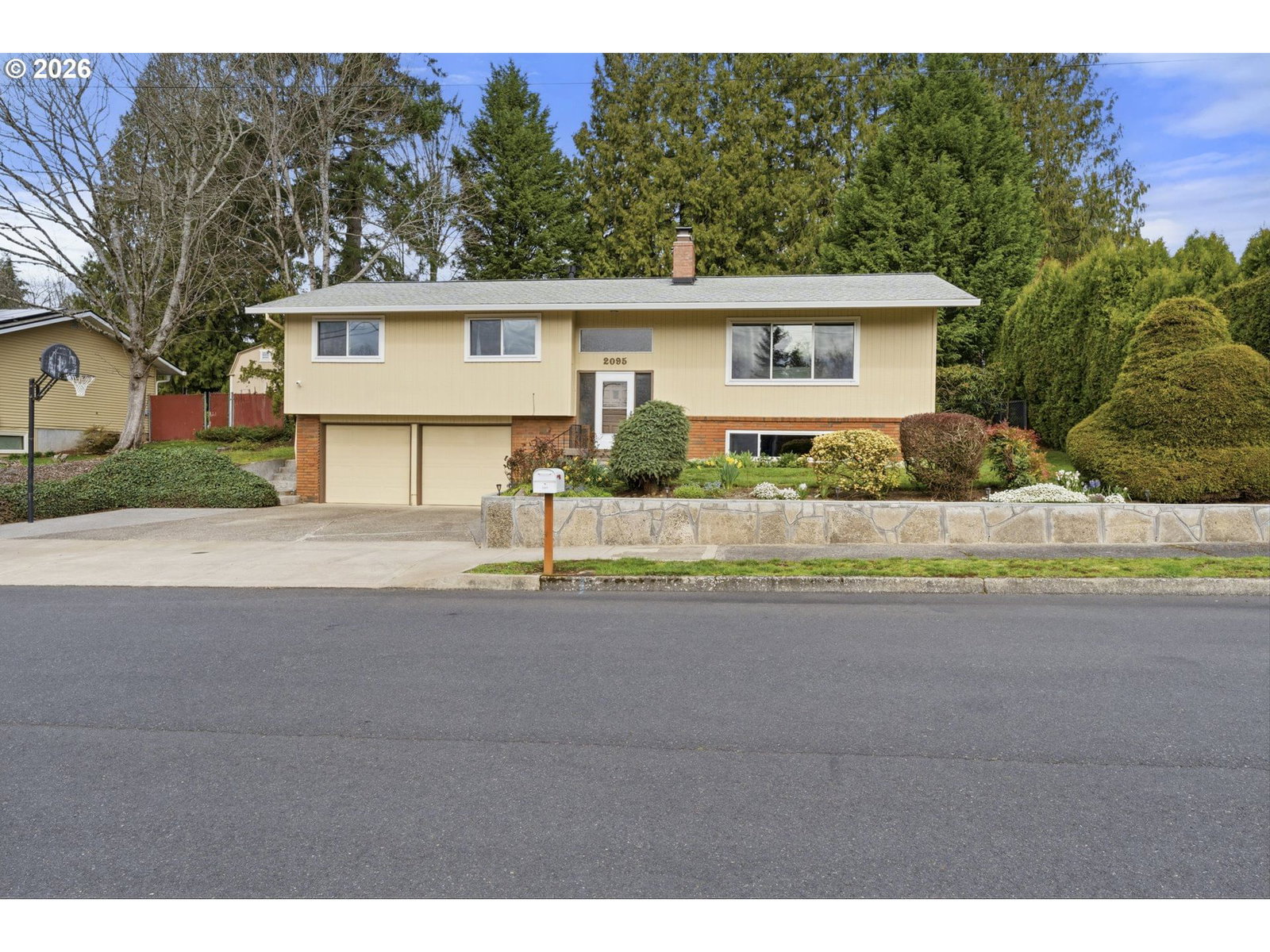 Primary listing photo, 2095 NW 3RD ST, Gresham, OR, 97030