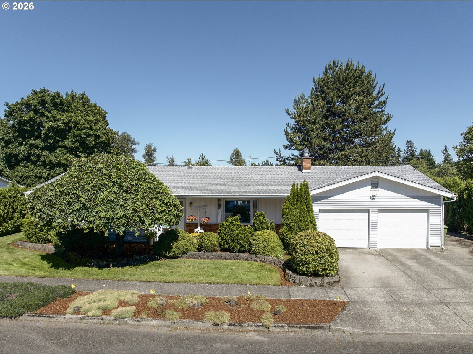 Listing photo 1 of 6