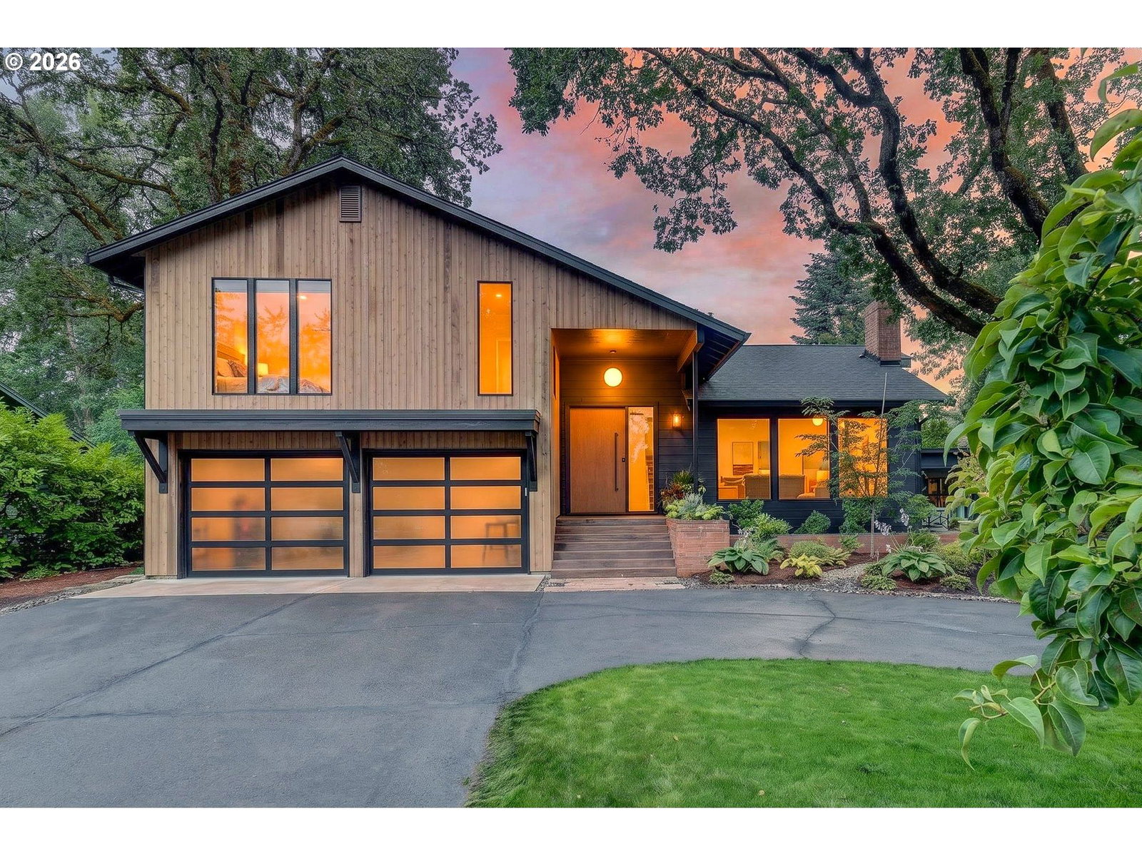 3118 NE ROYAL OAKS DR
