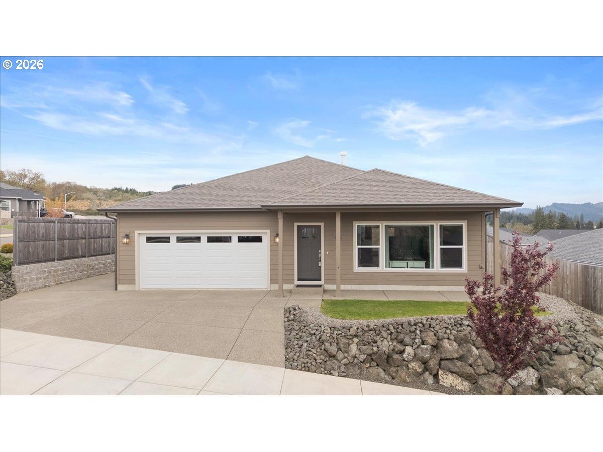Primary listing photo, 816 PEBBLE CREEK ST, Sutherlin, OR, 97479