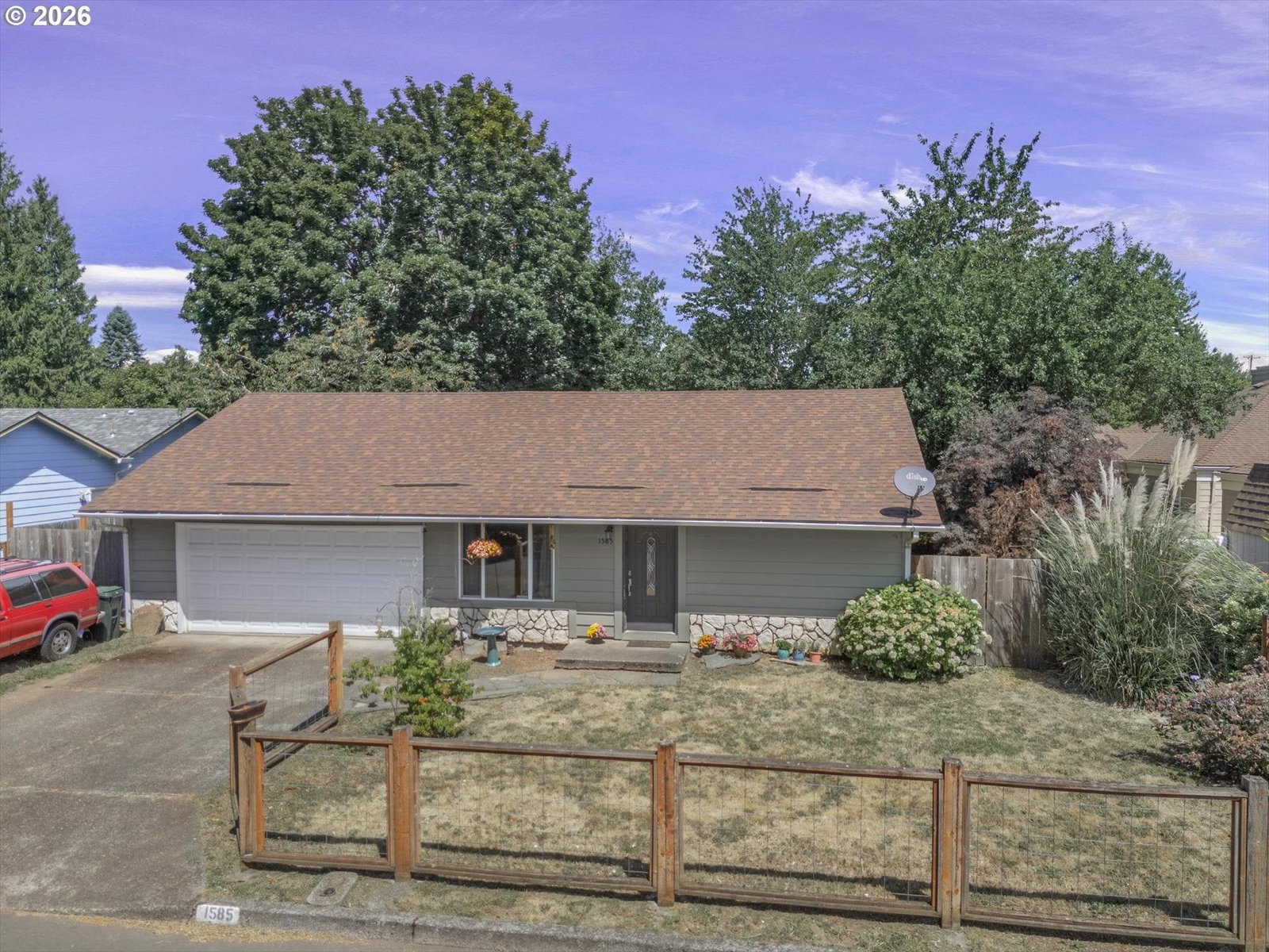1585 NE 18TH ST
