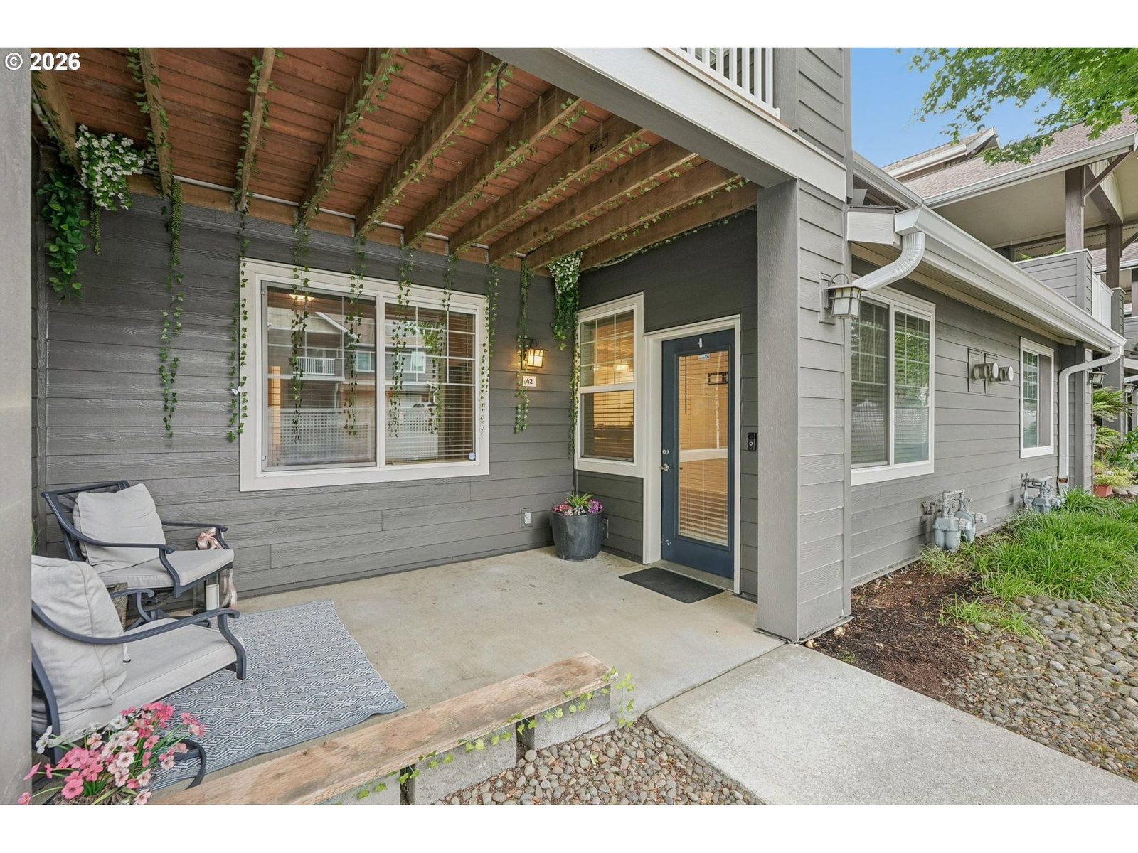 Listing photo 1 of 6