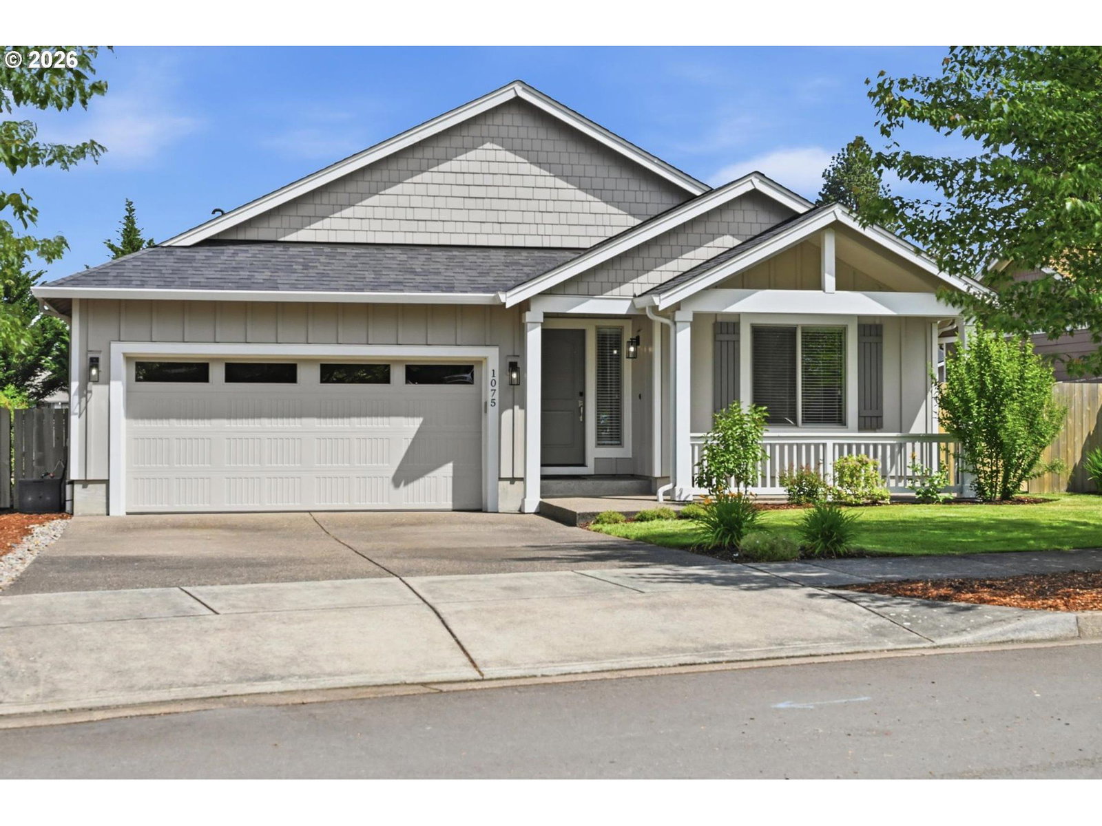 Listing photo 1 of 6