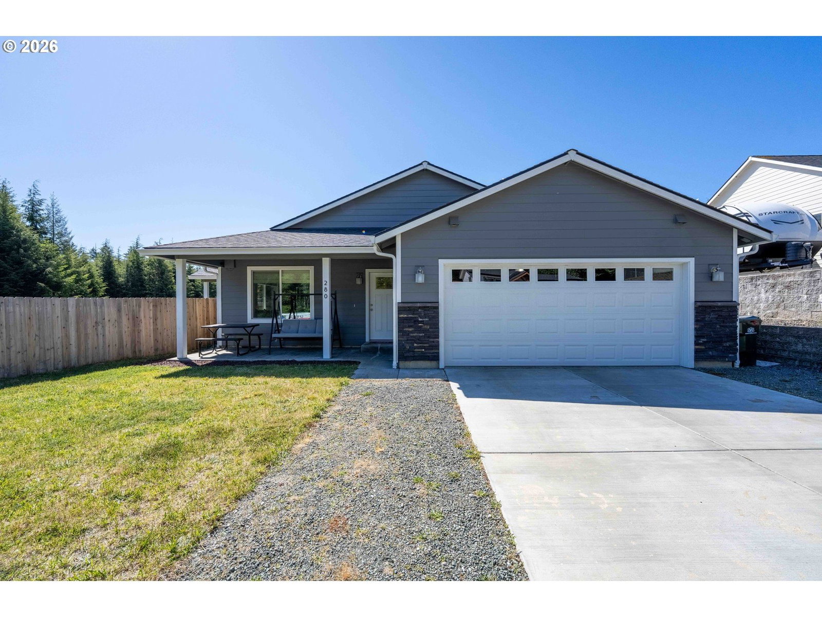 Listing photo 1 of 6