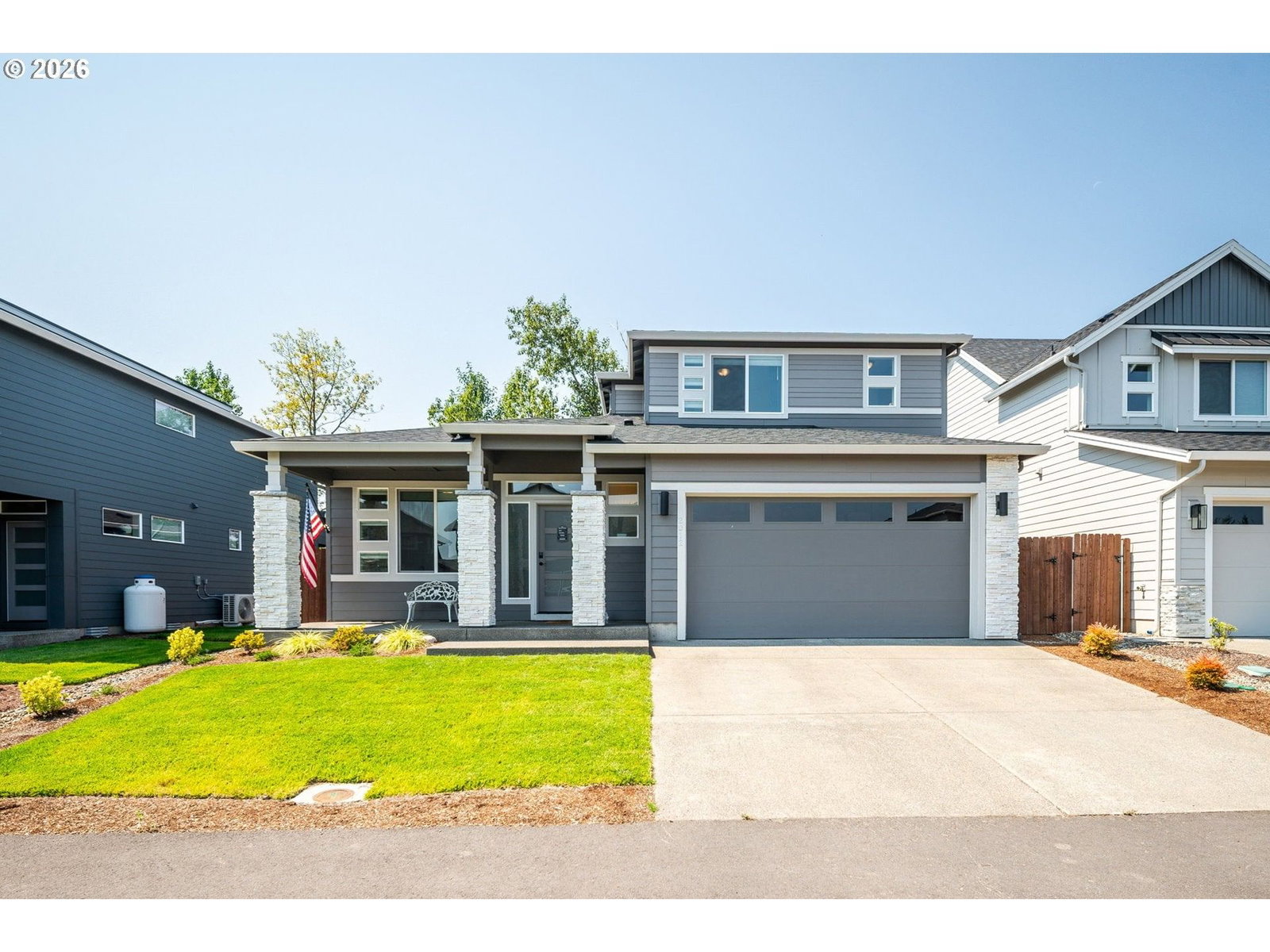 2012 FAIRWAY DR