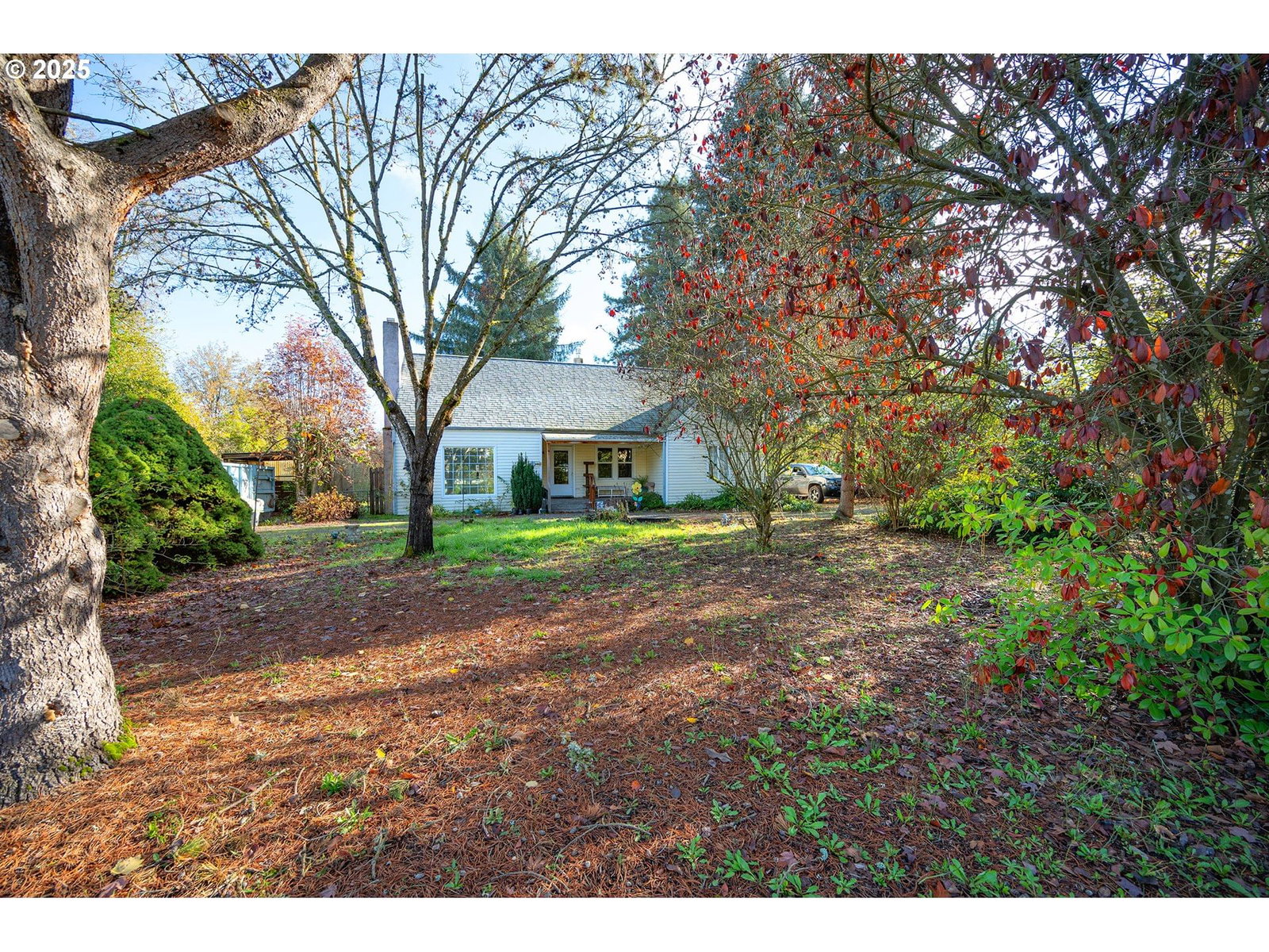 Primary listing photo, 895 GLORY DR, Eugene, OR, 97404