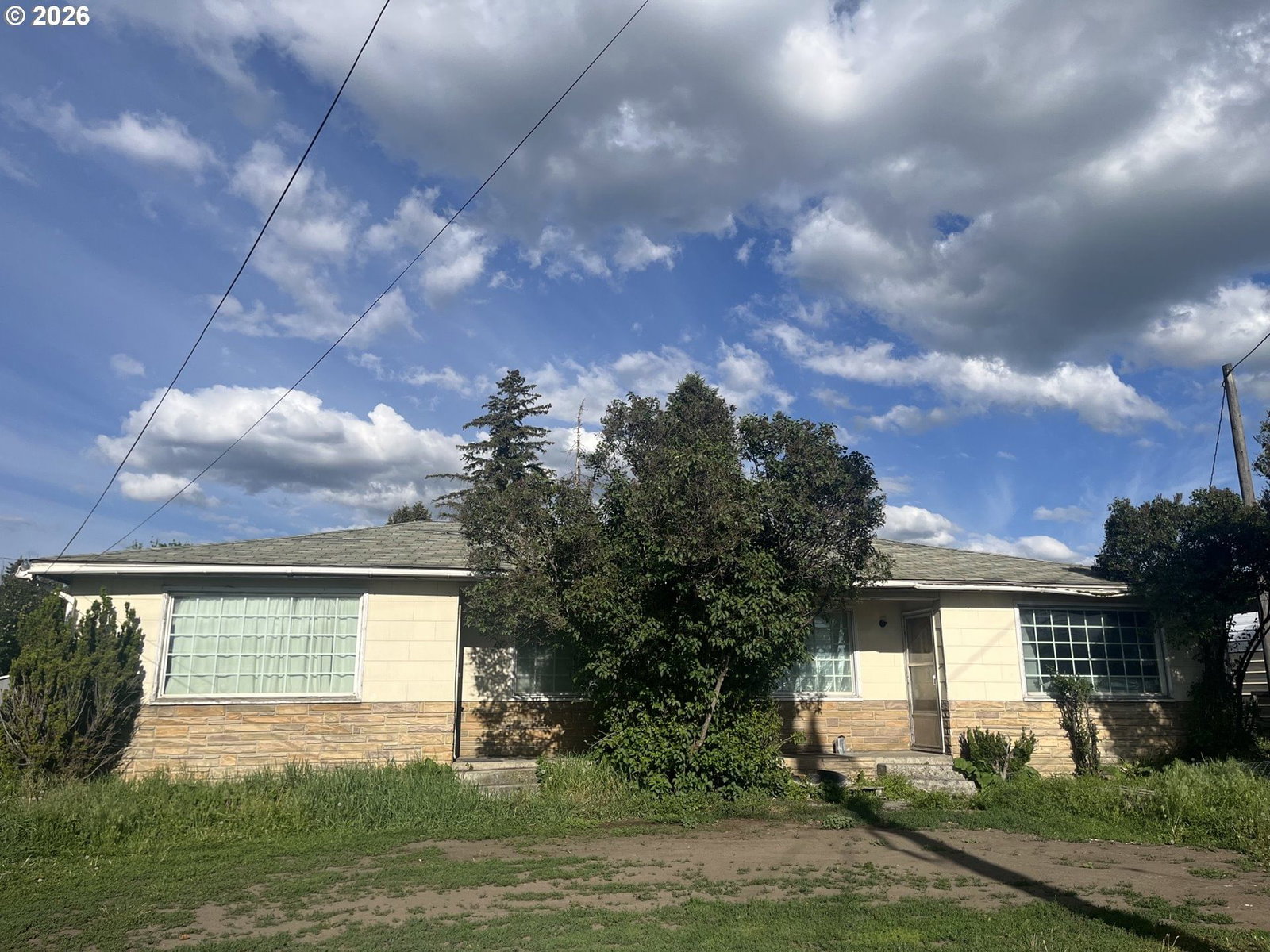 Listing photo 1 of 2