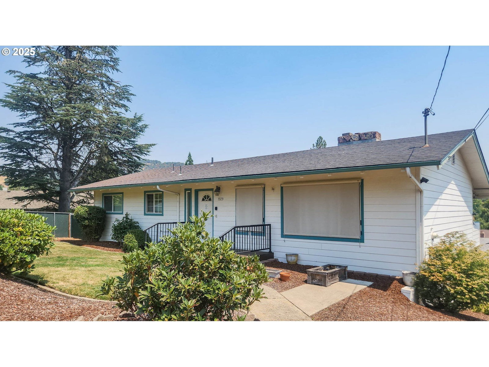 Primary listing photo, 1929 NW LYNWOOD ST, Roseburg, OR, 97471