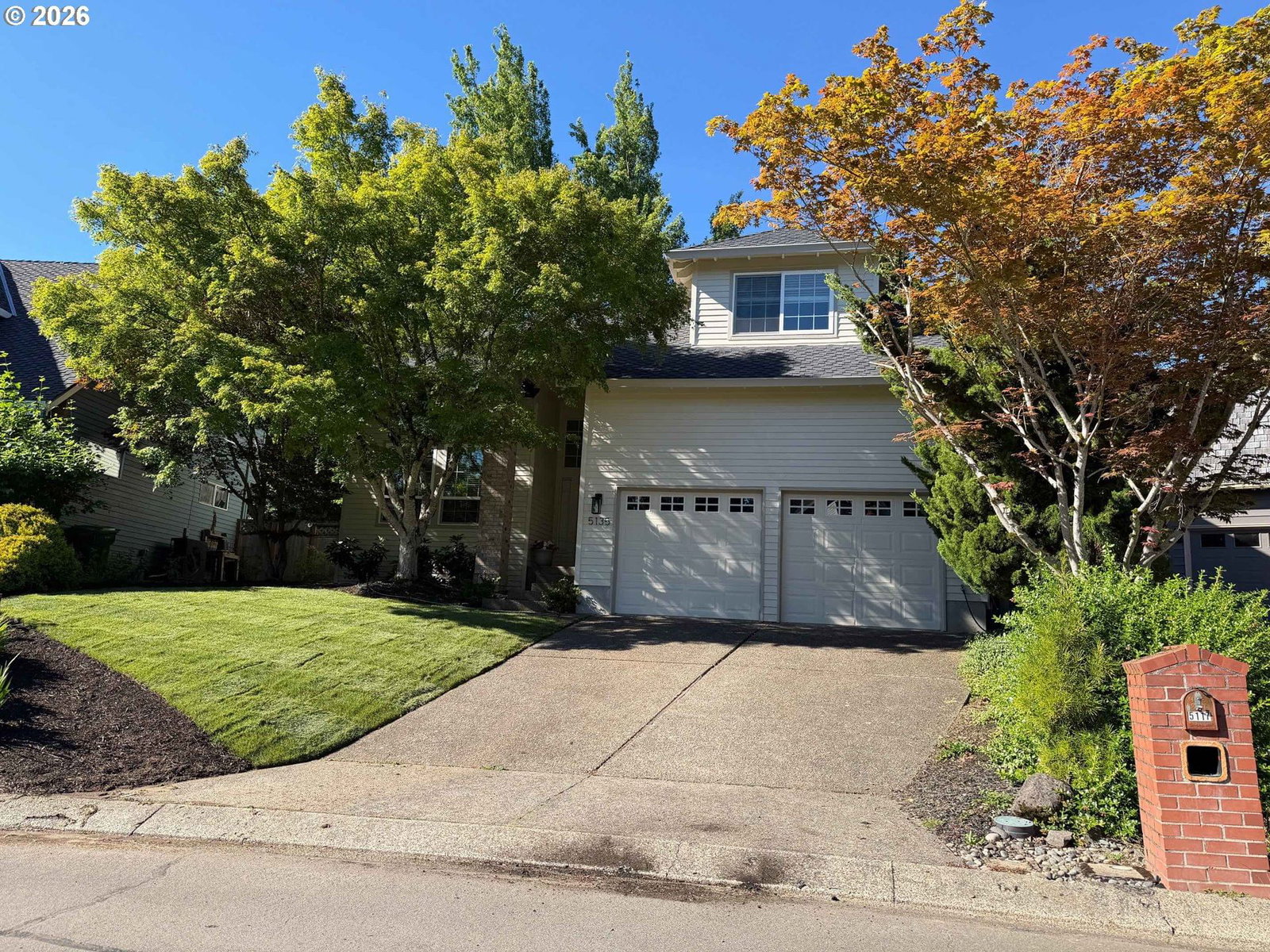 Listing photo 1 of 2