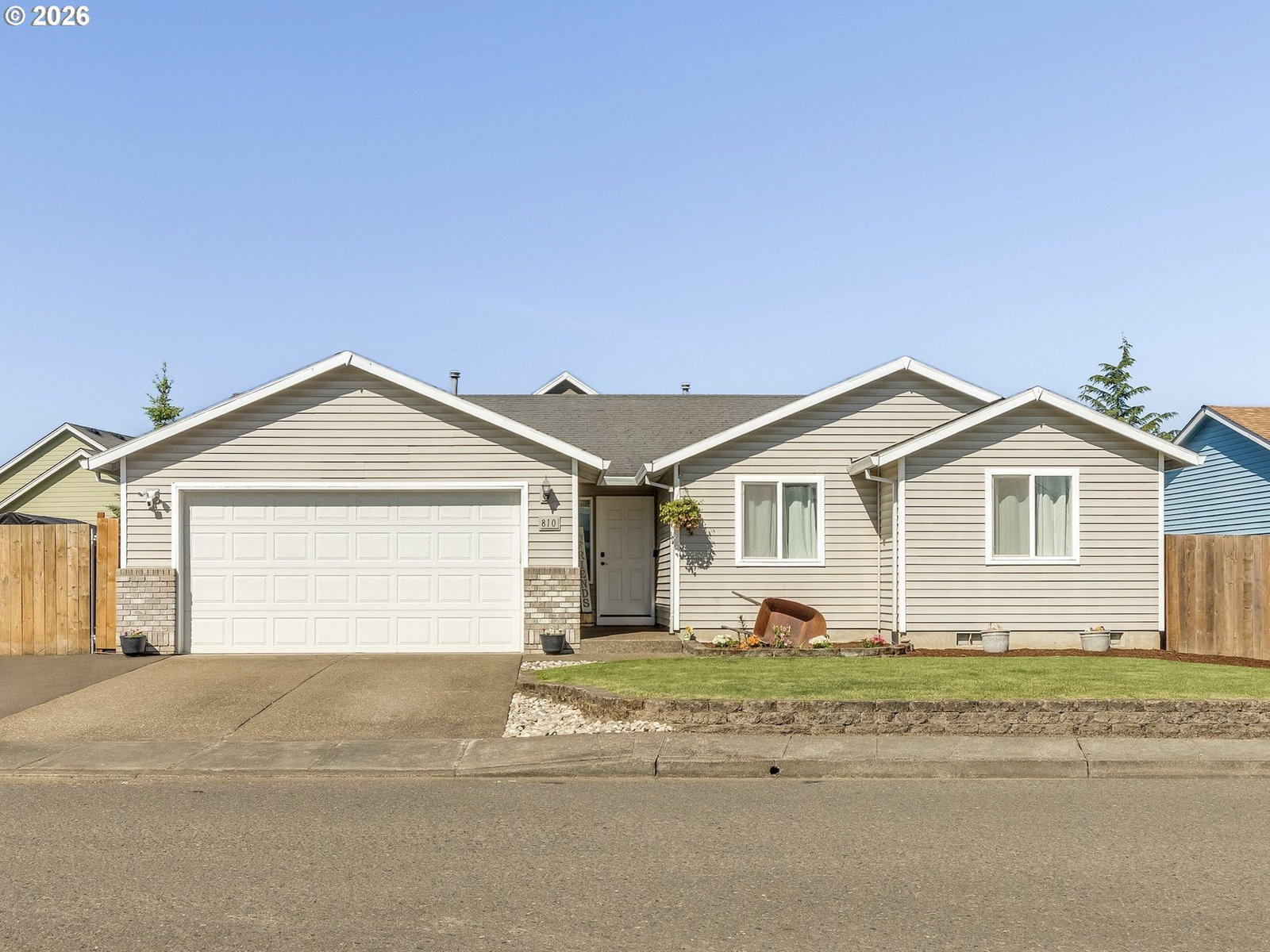 Listing photo 1 of 6