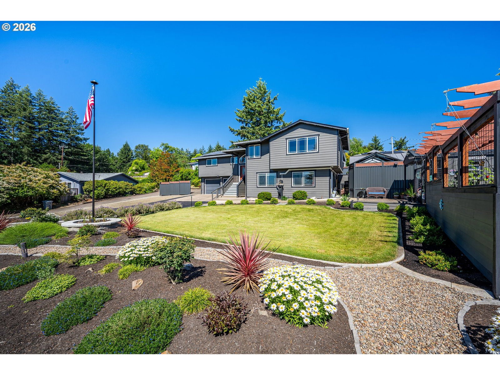Listing photo 1 of 6