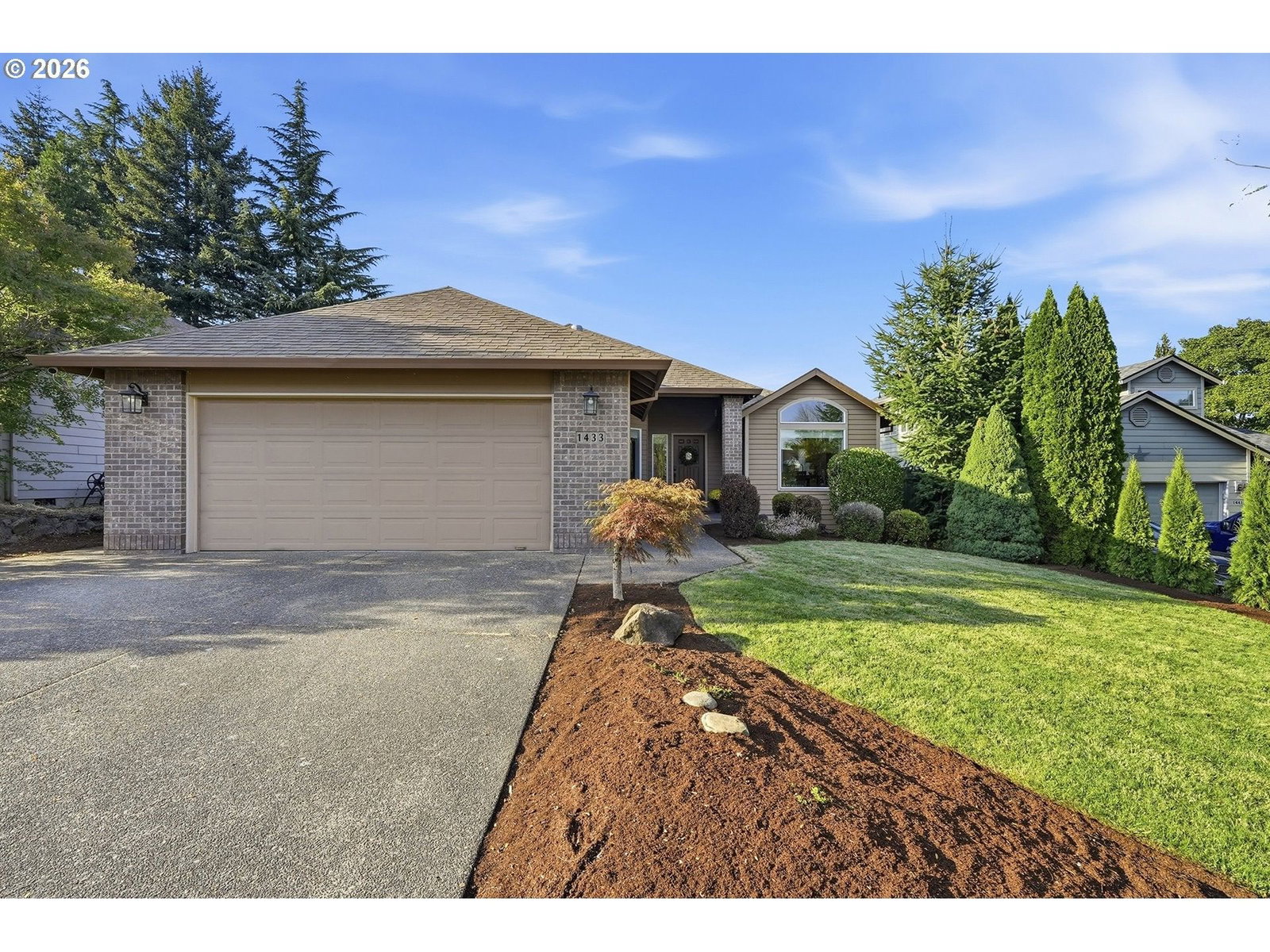 1433 BEGONIA AVE