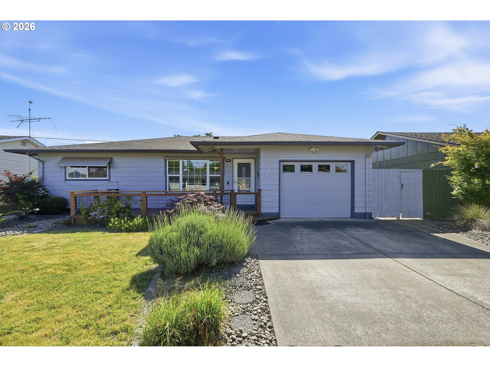 Listing photo 1 of 6