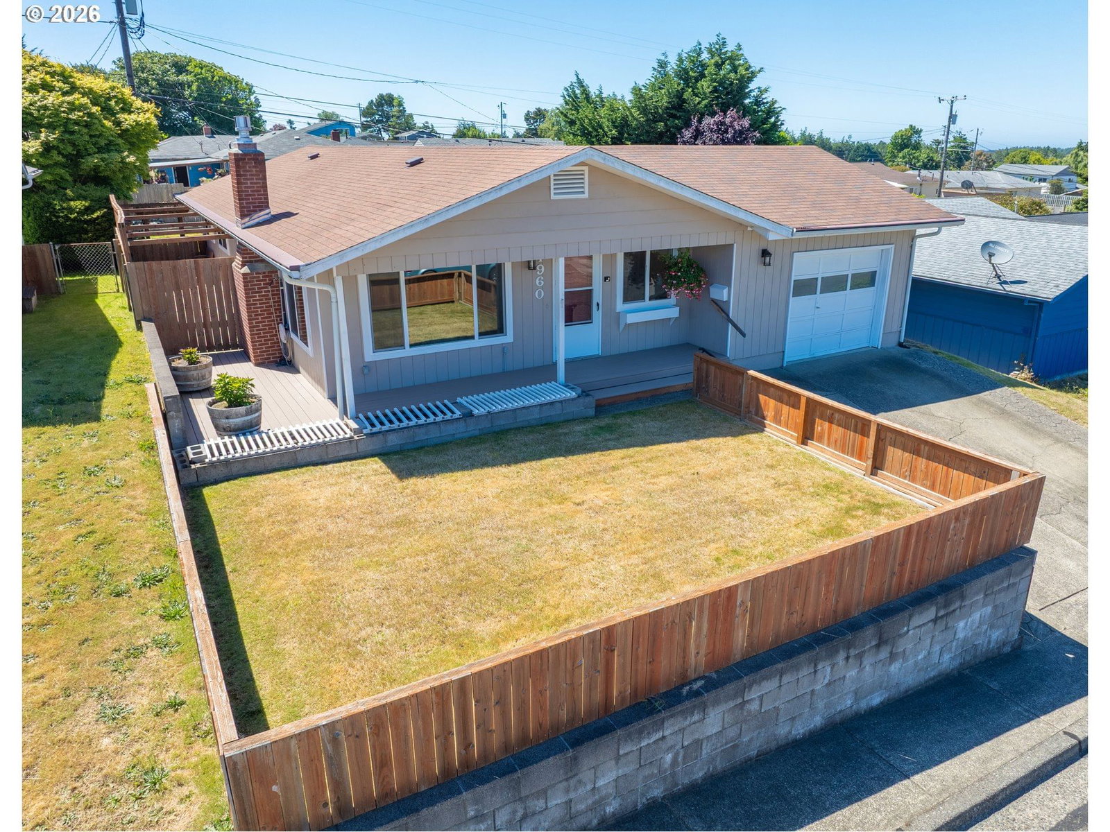 Listing photo 1 of 6