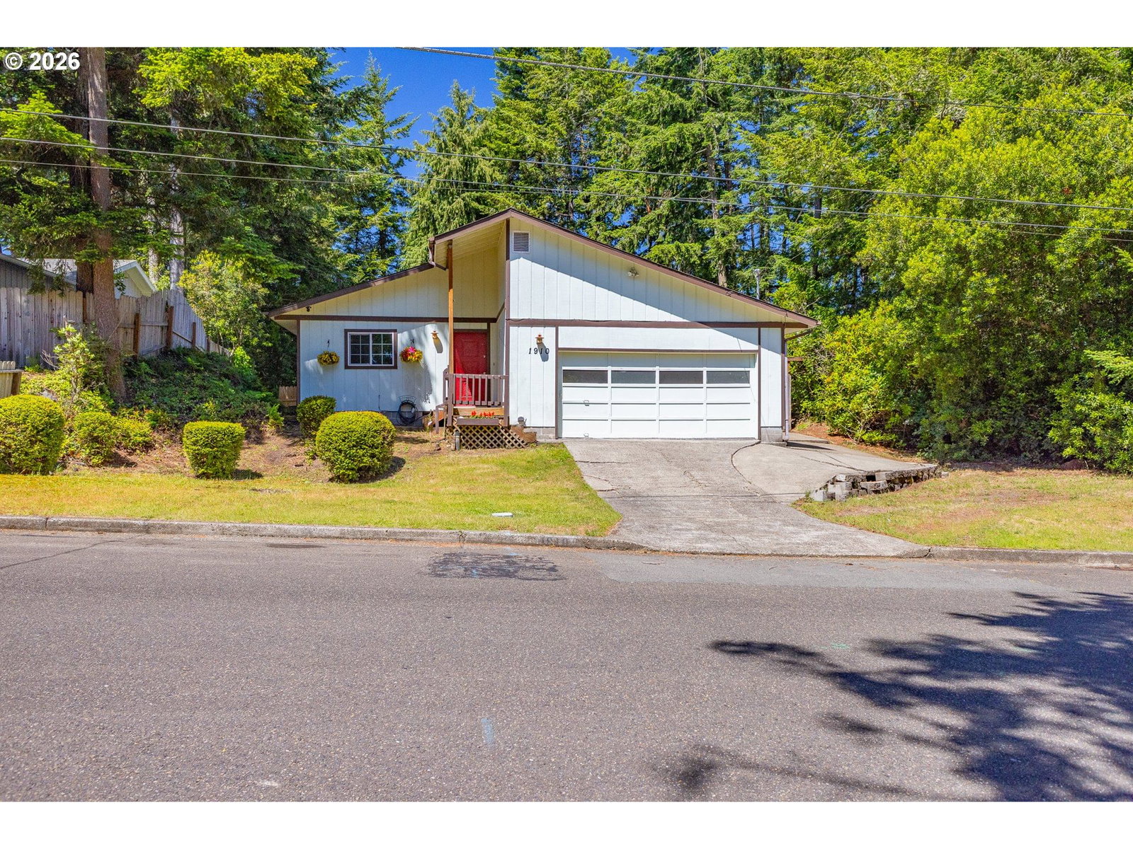 Listing photo 1 of 6