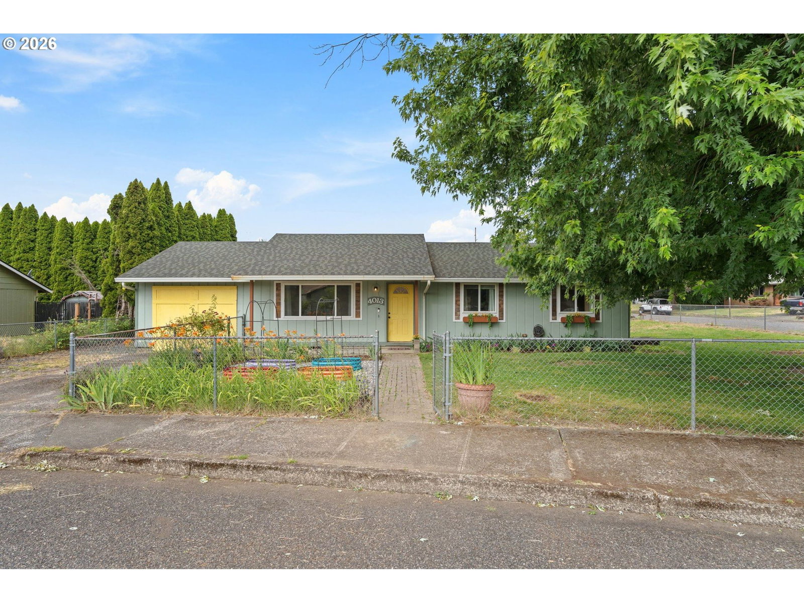 Listing photo 1 of 6