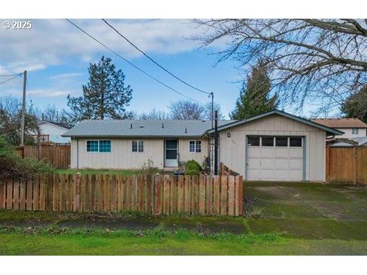 Primary listing photo, 905 ASH ST, Brownsville, OR, 97327