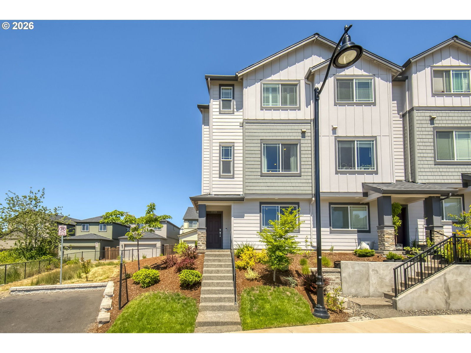 Listing photo 1 of 6