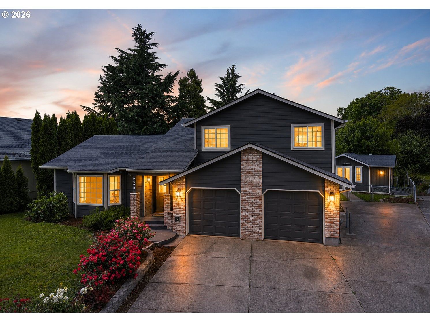 Listing photo 1 of 6